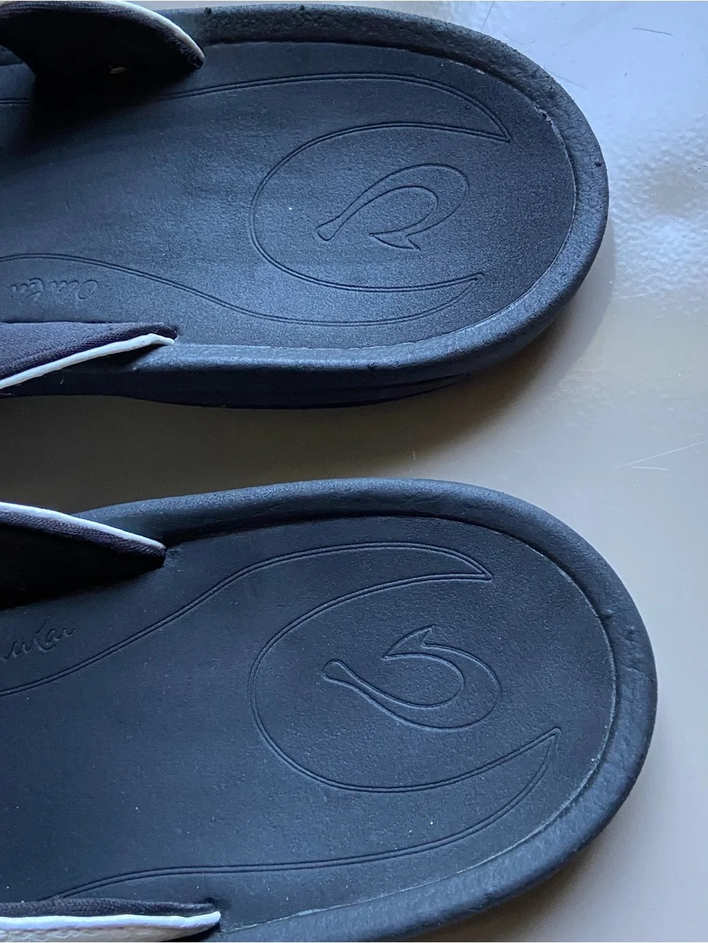 OluKai classic thong